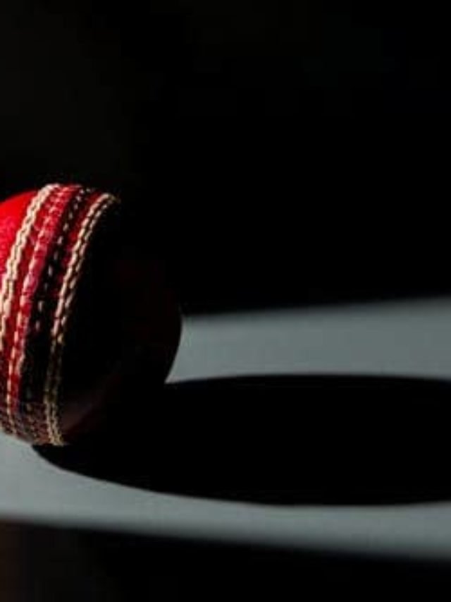 cropped-cricket-ball-free-image.jpeg